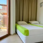 теодора ゲストハウス 2*
