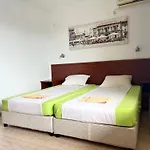 теодора ゲストハウス 2*